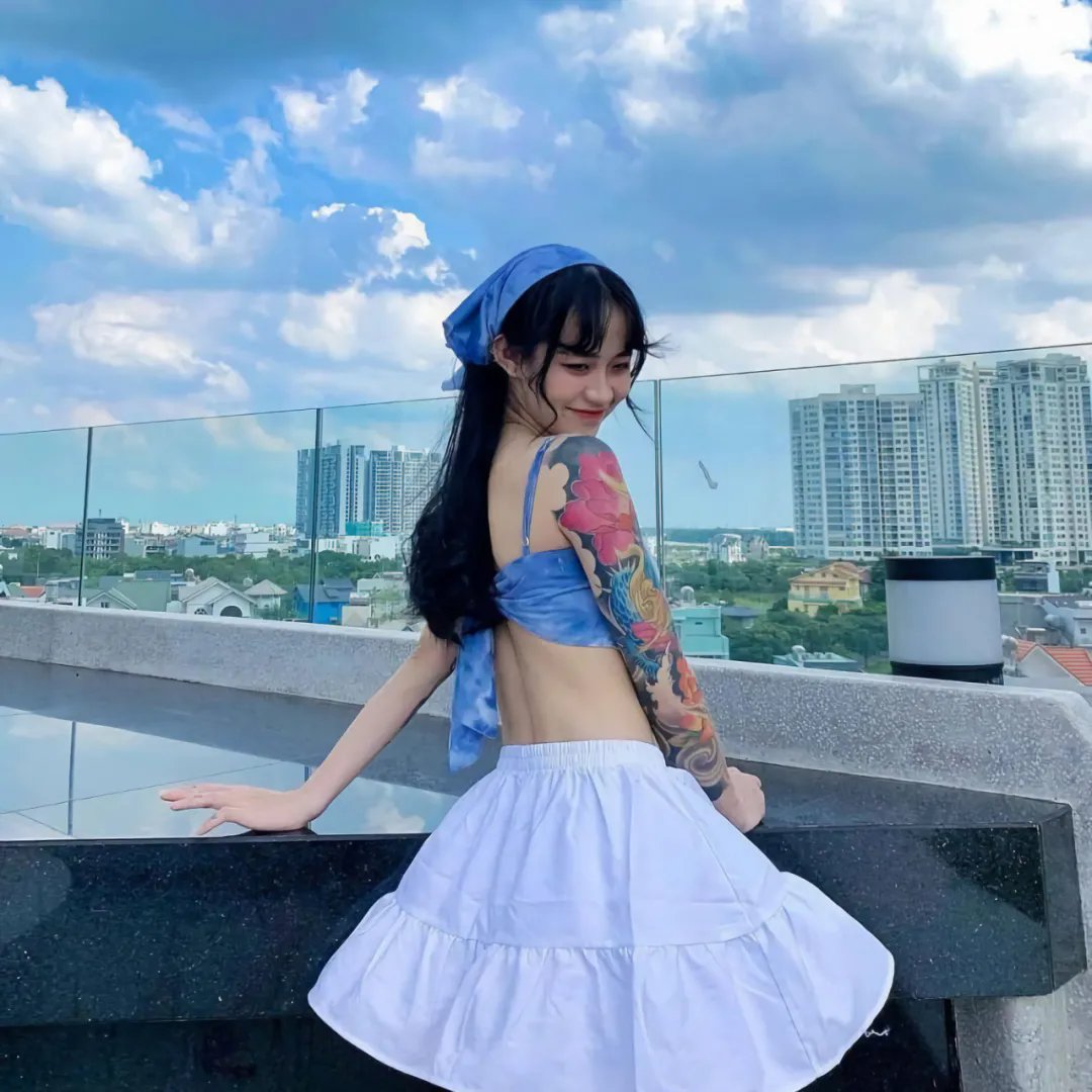 阳光下游